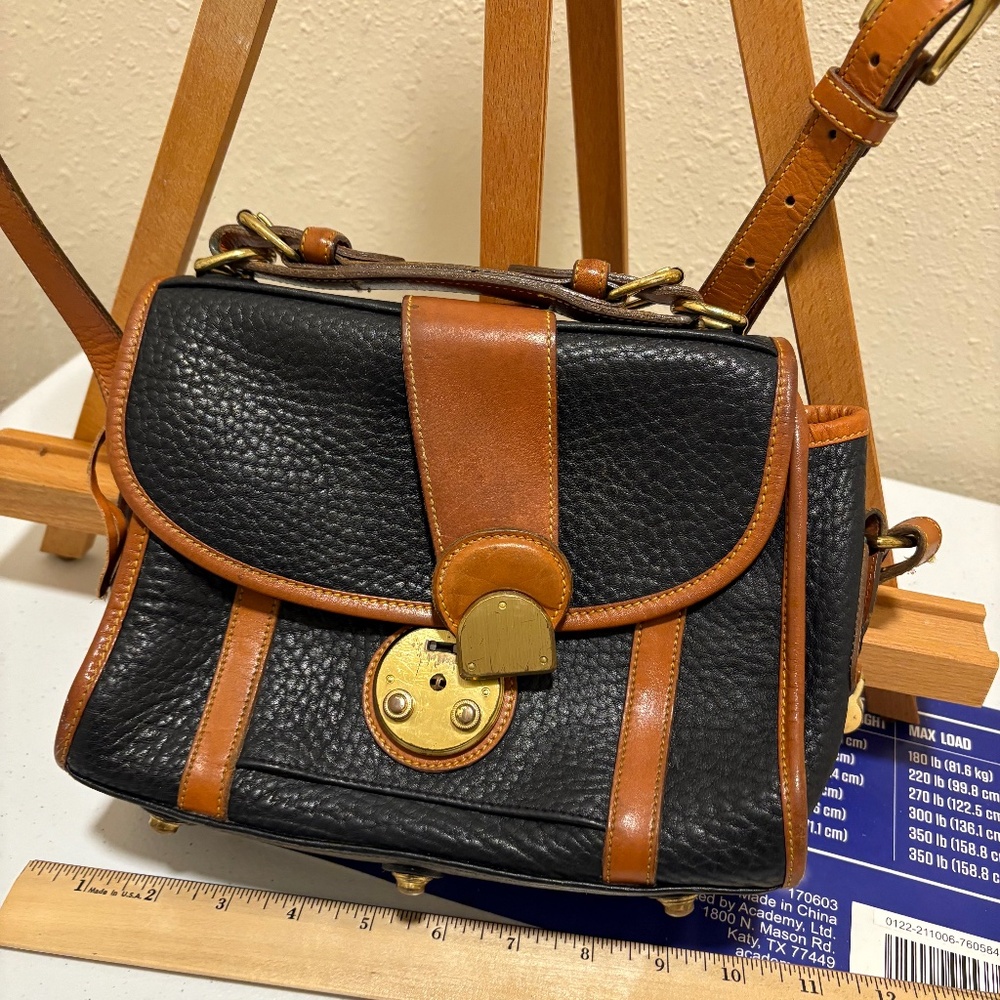 Vintage pebble leather Dooney bourke